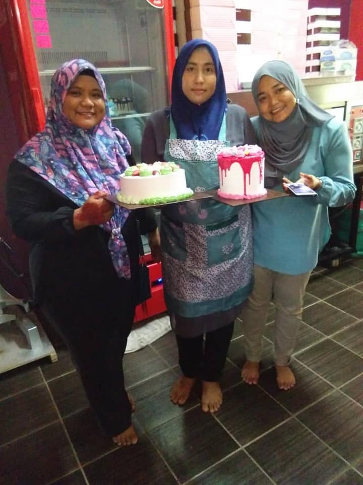 bengkel-pembuatan-kek-besama-usahawan-norzilah-md-esa